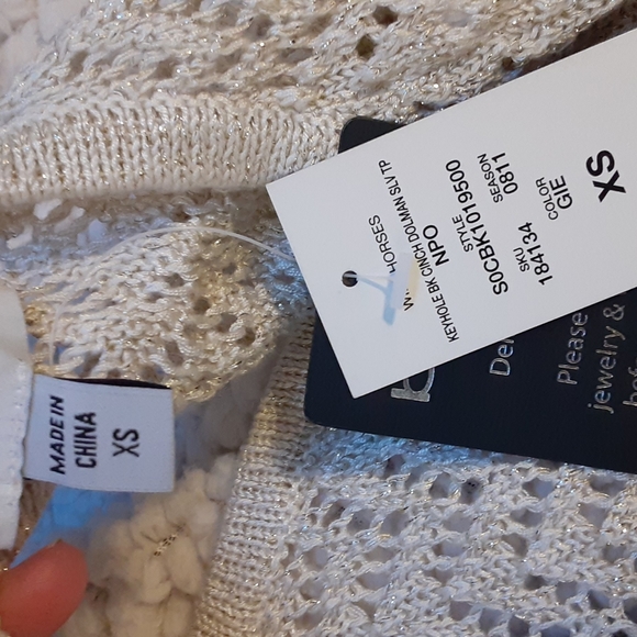 Bebe gold metallic keyhole back sweater - Picture 4 of 11